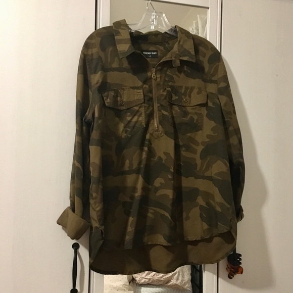 🔸3/30$🔸 Camo Blouse - Picture 1 of 2